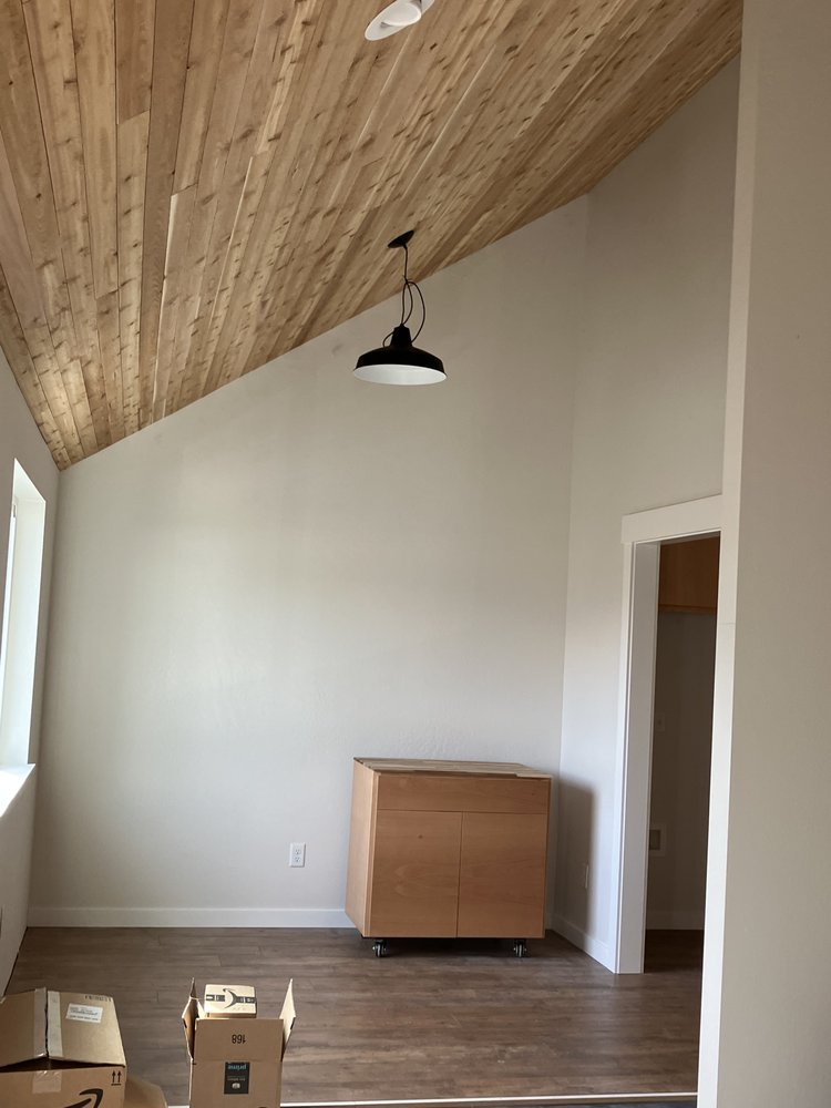Vaulted cedar tongue and groove ceiling
